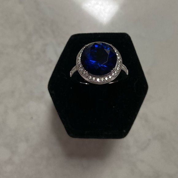 925 Silver Blue CZ Surrounded & edged with Clear CZ stones Scrolled cage Sz 7 - Picture 2 of 14